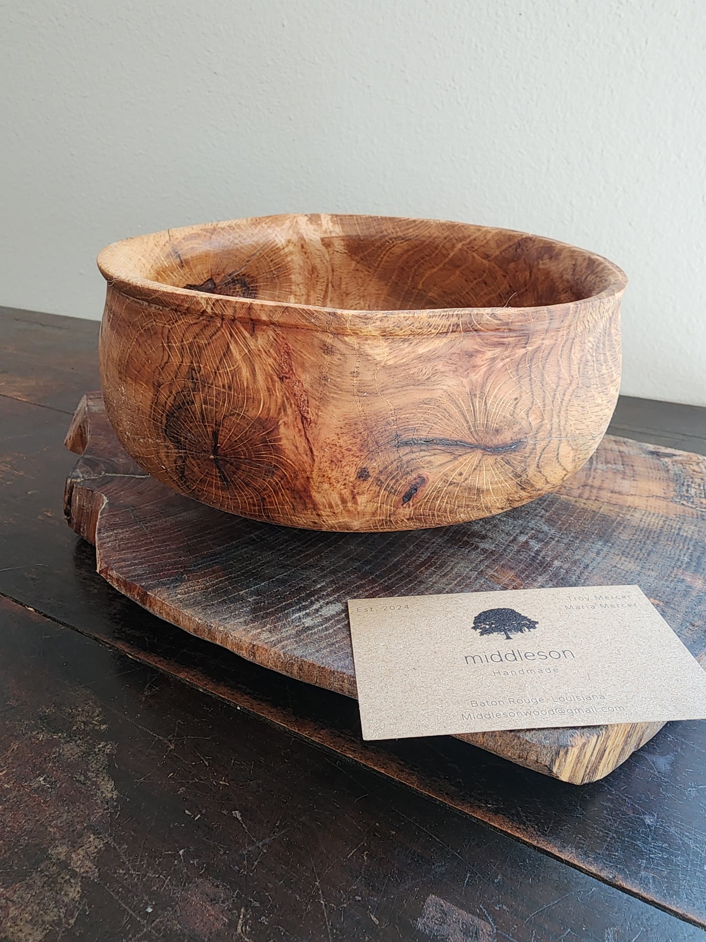 Oak rounded bowl