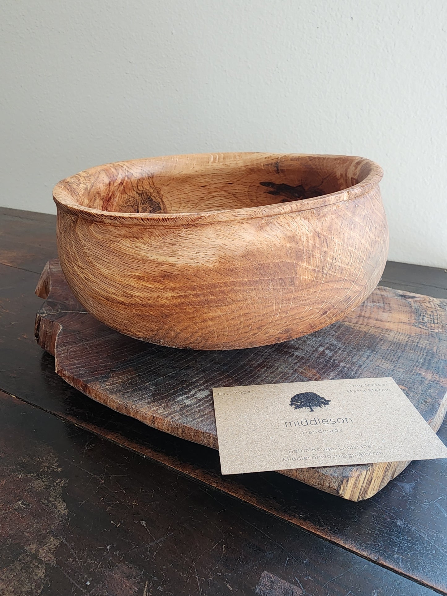 Oak rounded bowl