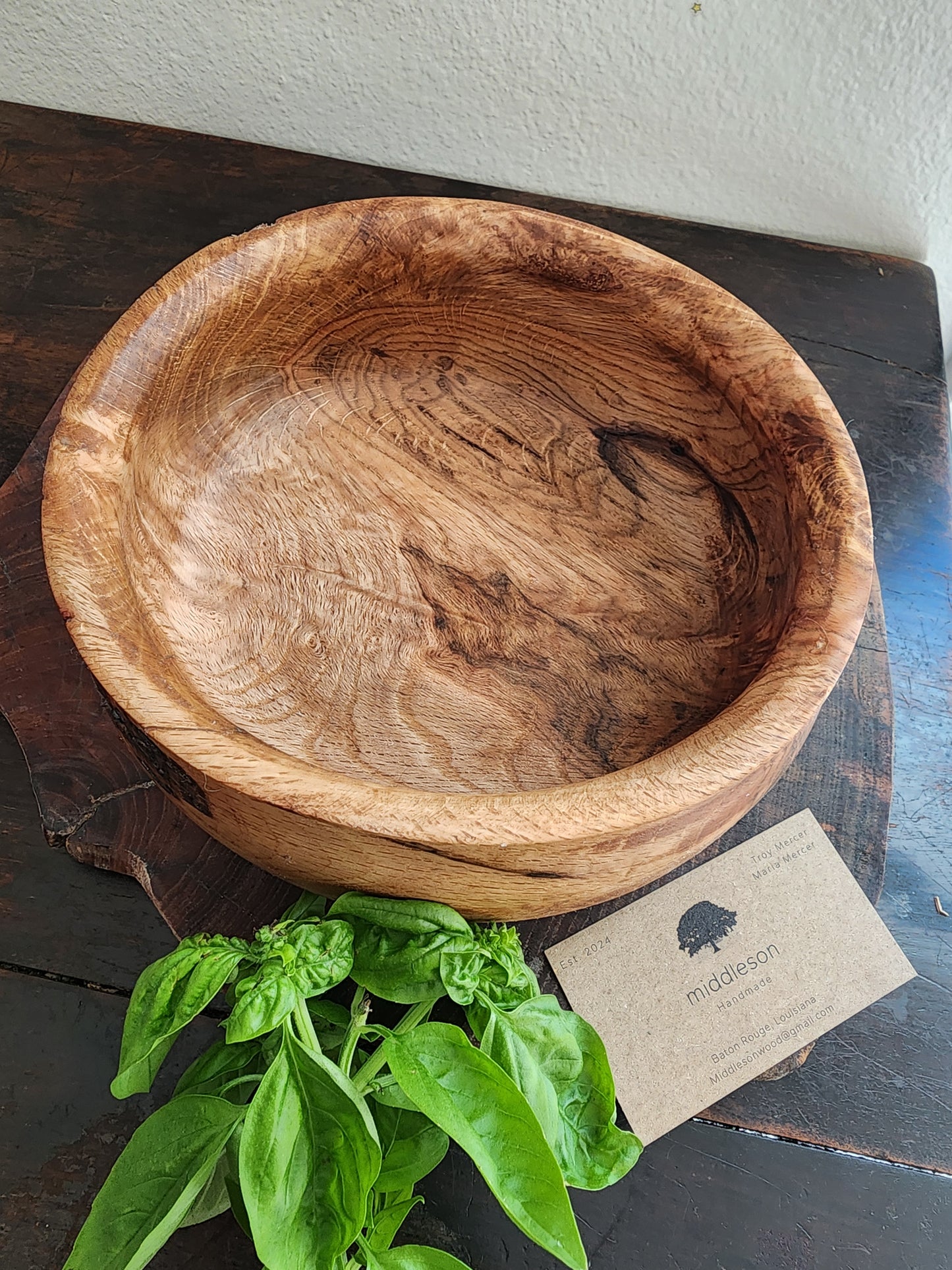 Oak rounded bowl